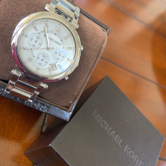 Michael Kors Watch - Picture 3 of 5